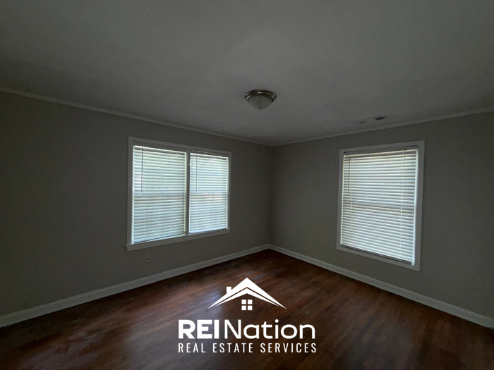3917 Spottswood Ave - Photo 2 of 15