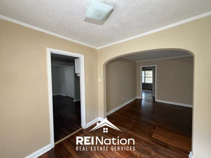 3917 Spottswood Ave - Photo 3 of 15