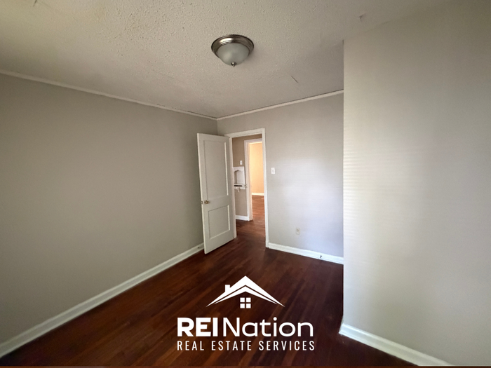 3917 Spottswood Ave - Photo 7 of 15