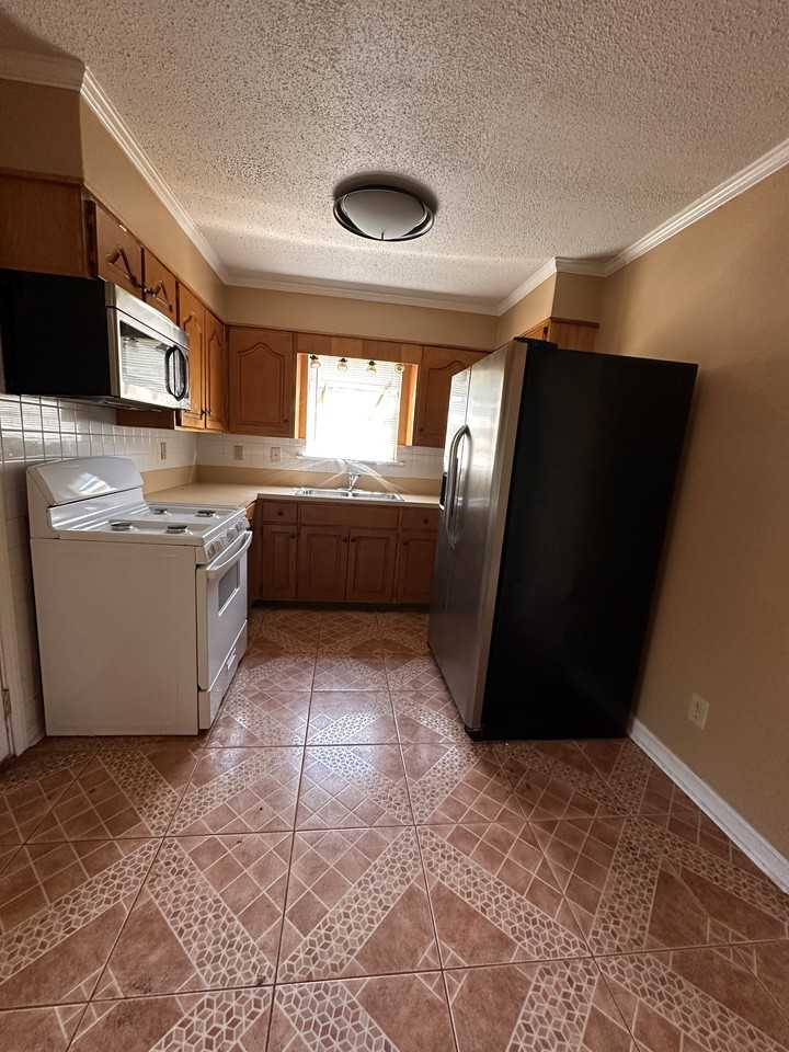 849 Alma Dr #NA - Photo 2 of 8