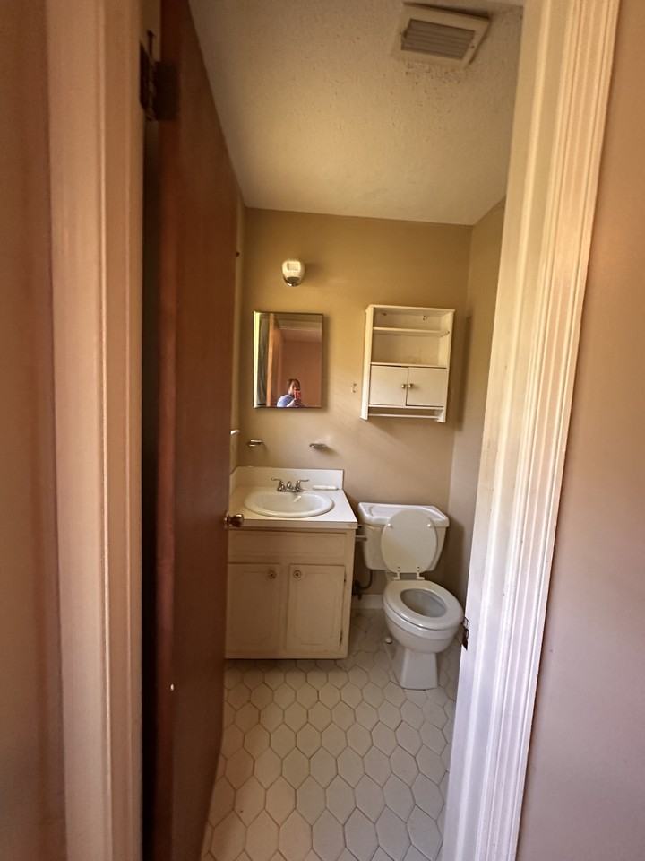 849 Alma Dr #NA - Photo 4 of 8