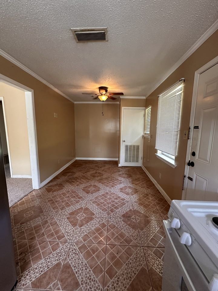 849 Alma Dr #NA - Photo 5 of 8
