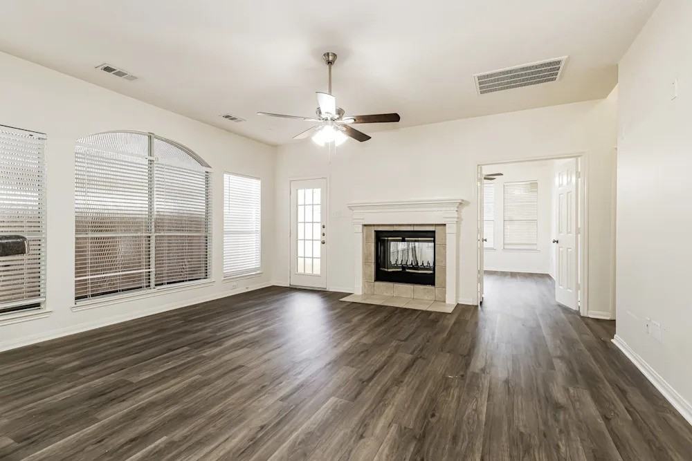 15725 Stiller Park Dr #NA - Photo 2 of 13
