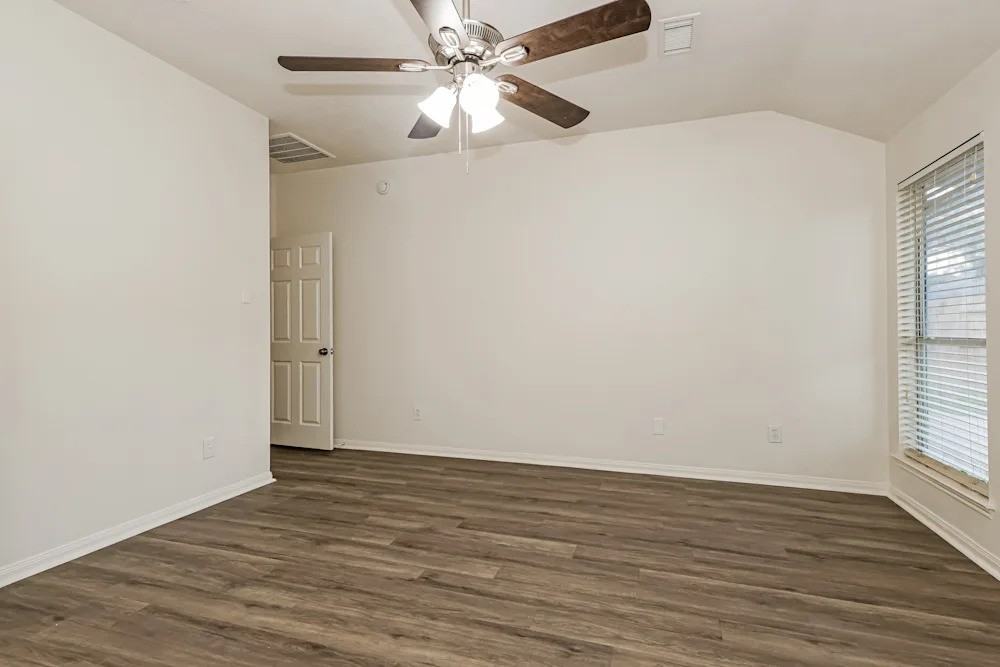 15725 Stiller Park Dr #NA - Photo 7 of 13