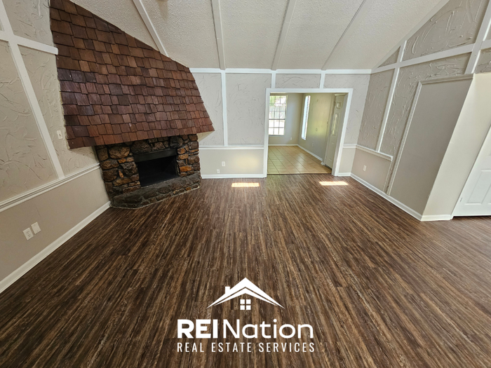 4053 Silverleaf Rd - Photo 2 of 12