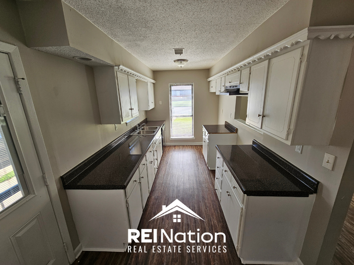 4053 Silverleaf Rd - Photo 3 of 12