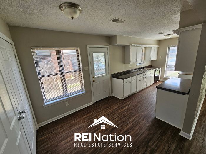 4053 Silverleaf Rd - Photo 4 of 12