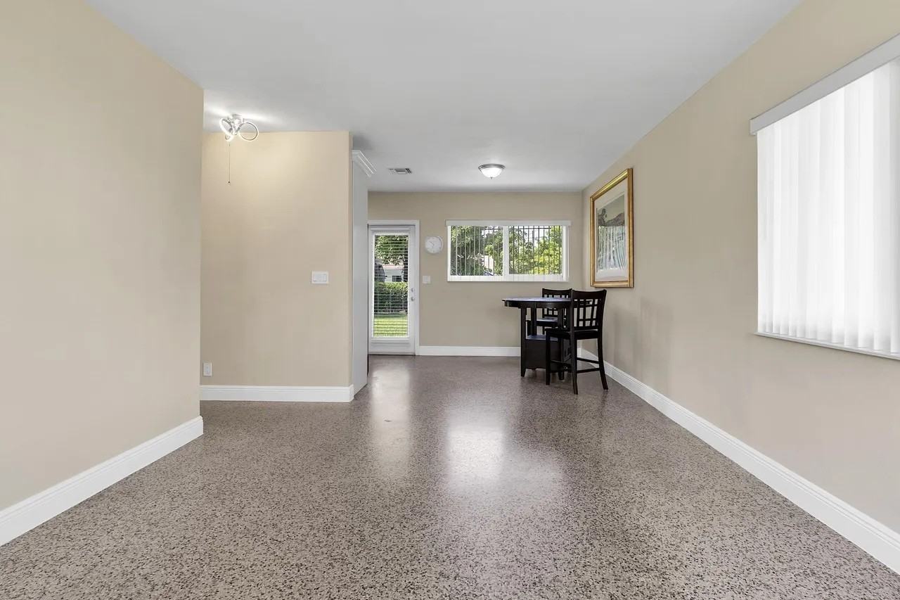 906 Lytle St #NA - Photo 3 of 27