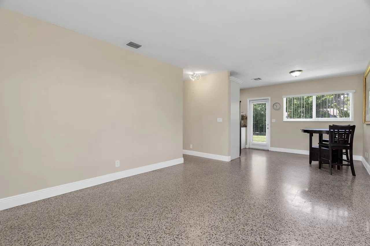 906 Lytle St #NA - Photo 5 of 27