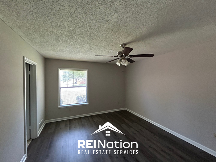 3857 Clemmer Dr - Photo 4 of 16