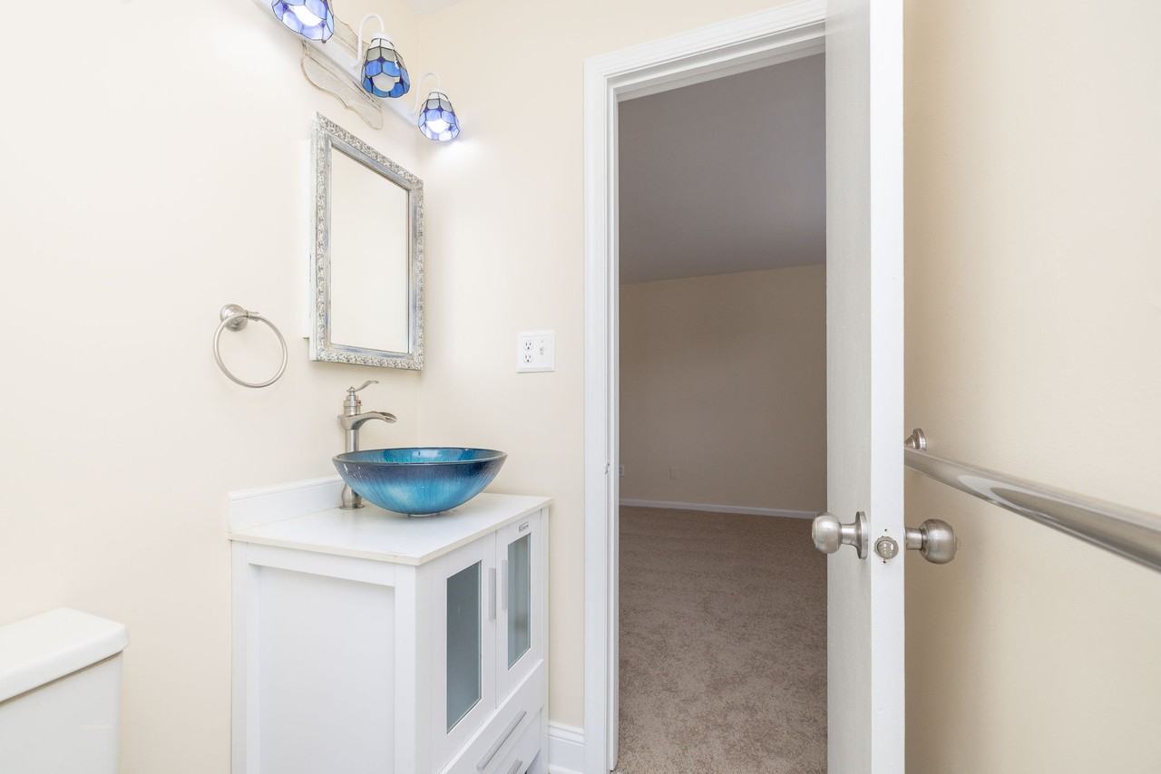 1533 Americana Dr #NA - Photo 5 of 9