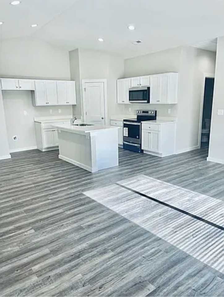 1613 E Redstem Ct #1613 - Photo 5 of 9