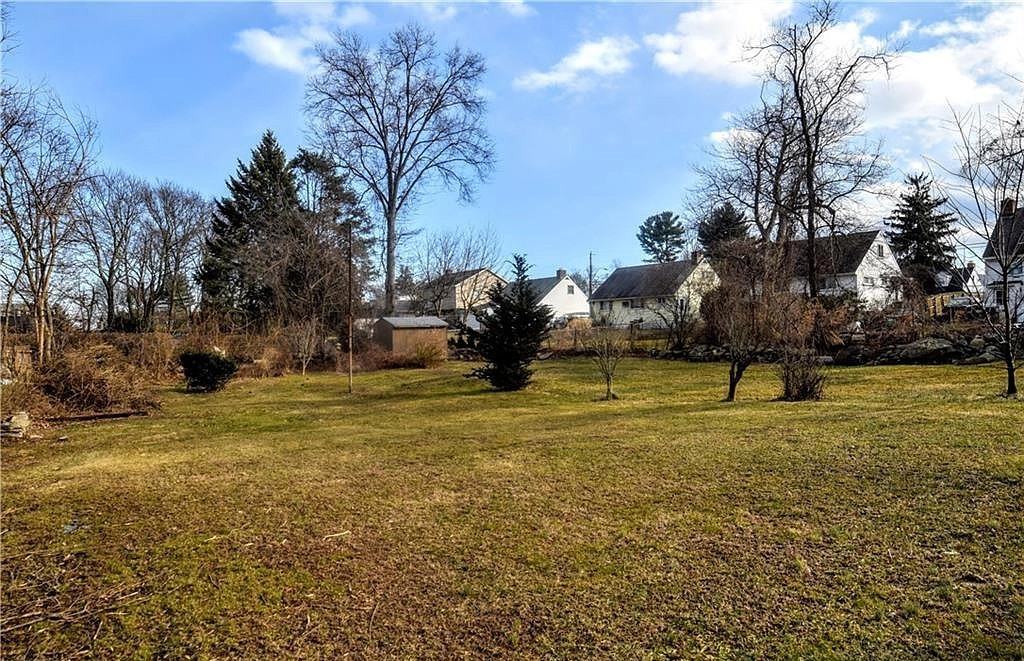118 Webb Ave #NA - Photo 3 of 21
