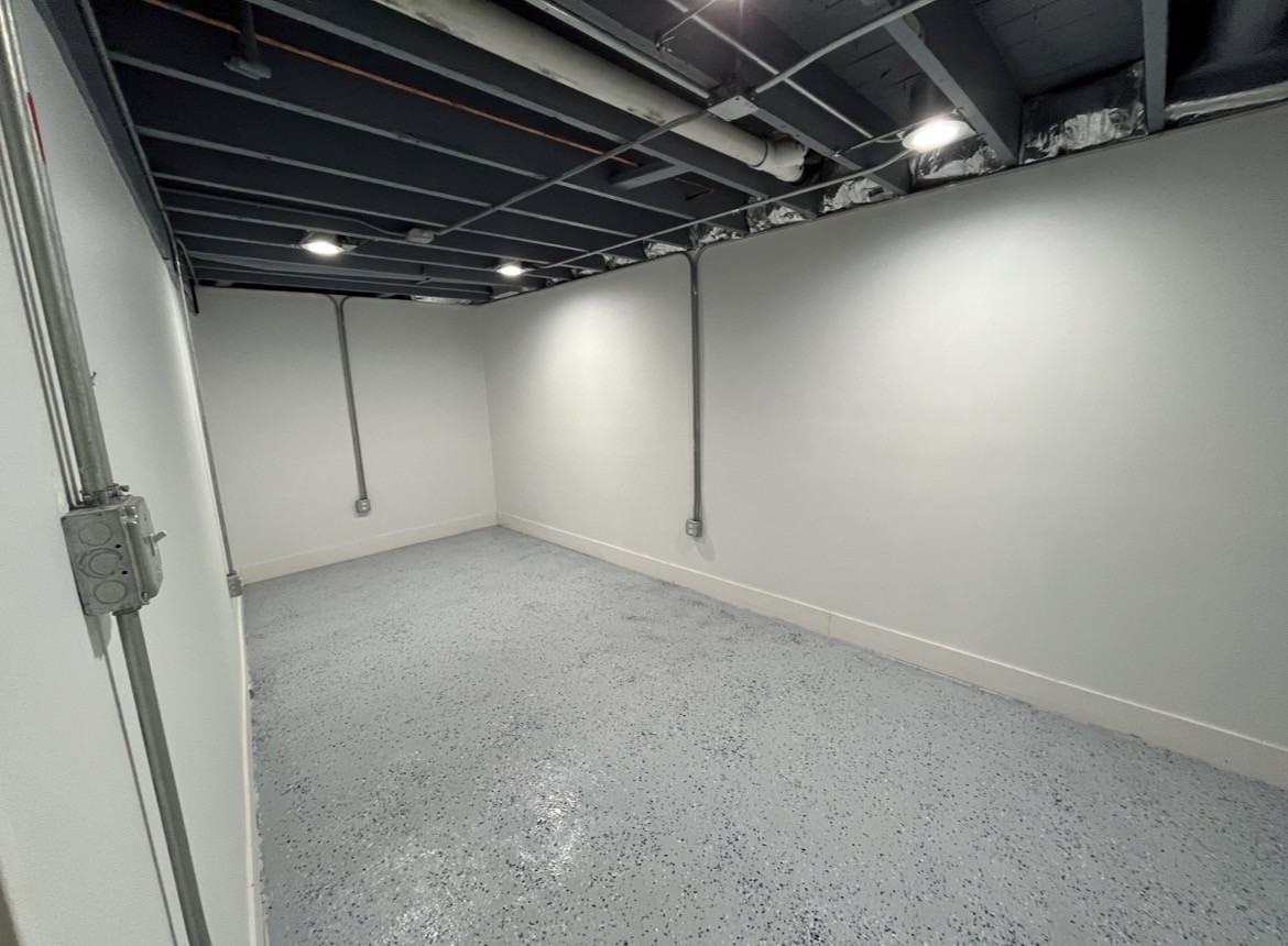 1631 S Central Park Ave - Photo 5 of 5