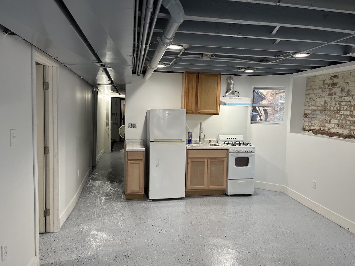1631 S Central Park Ave - Photo 2 of 5