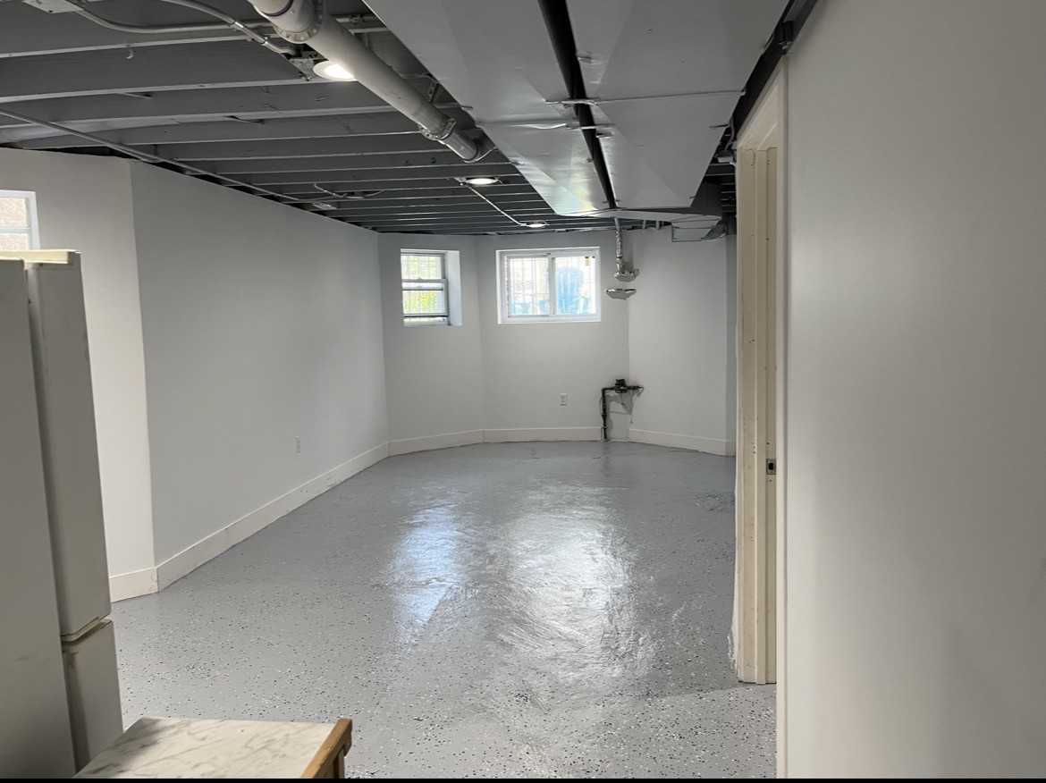 1631 S Central Park Ave - Photo 4 of 5
