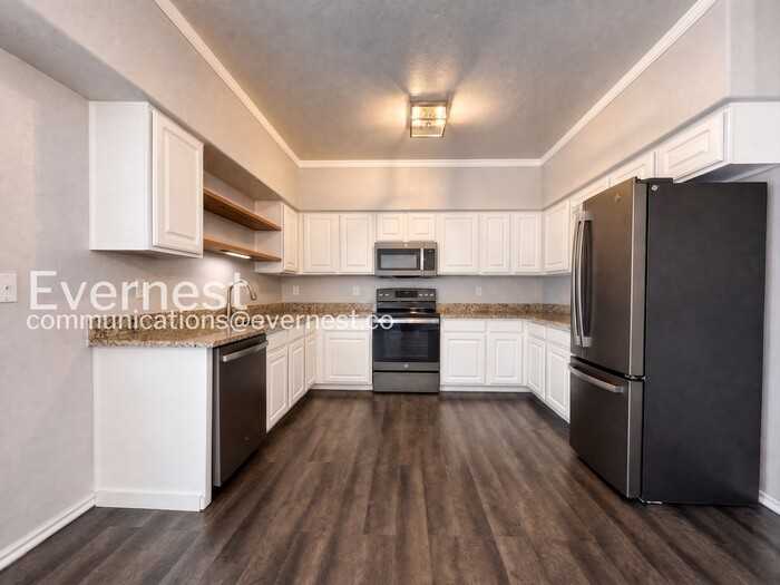 1922 Depew St - Photo 6 of 26