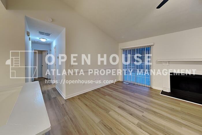 1818 Crescent Hill Dr Nw - Photo 4 of 20