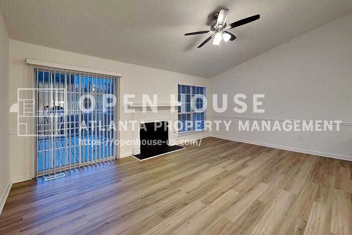 1818 Crescent Hill Dr Nw - Photo 5 of 20