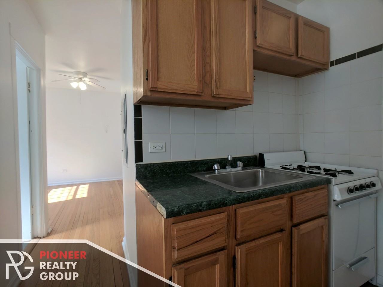 3259 W Wrightwood Ave #2H - Photo 4 of 27