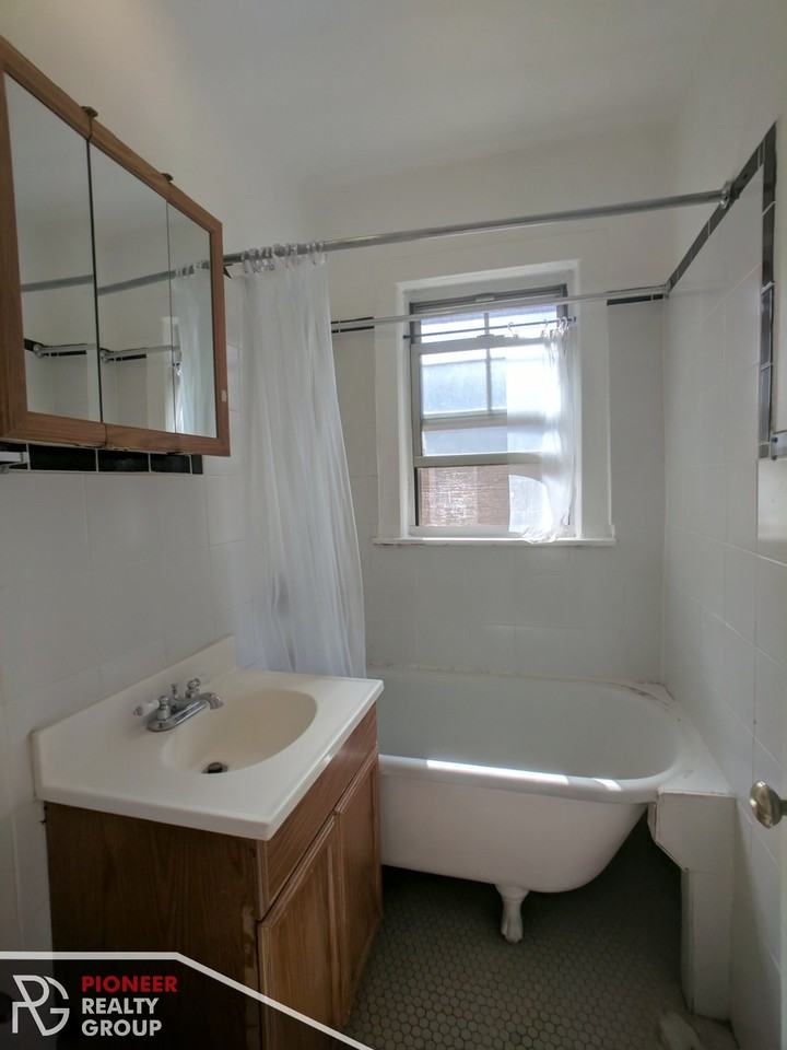 3259 W Wrightwood Ave #2H - Photo 6 of 27