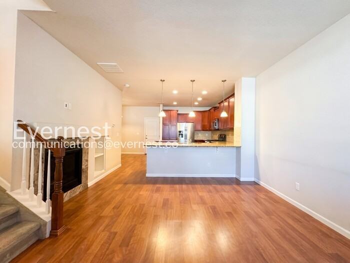9086 E Phillips Ln - Photo 5 of 23