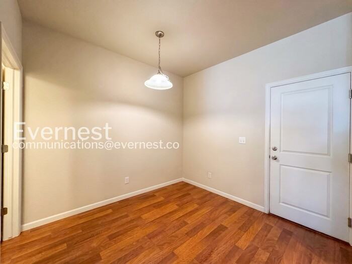 9086 E Phillips Ln - Photo 7 of 23