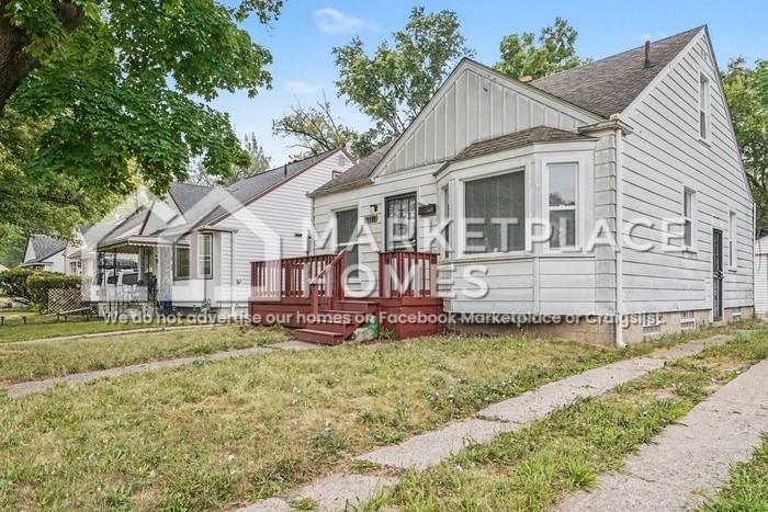 19745 Blackstone St - Photo 2 of 22