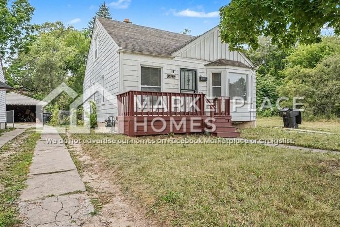 19745 Blackstone St - Photo 3 of 22
