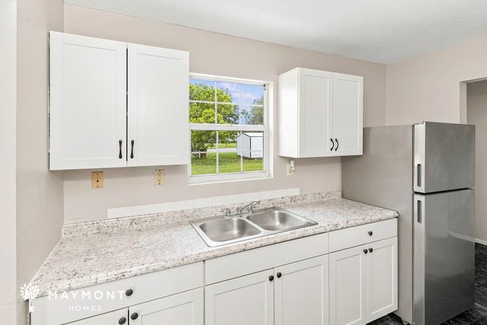 1021 Church St - Photo 5 of 18