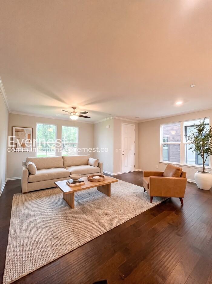 533 Moore Ave - Photo 2 of 27