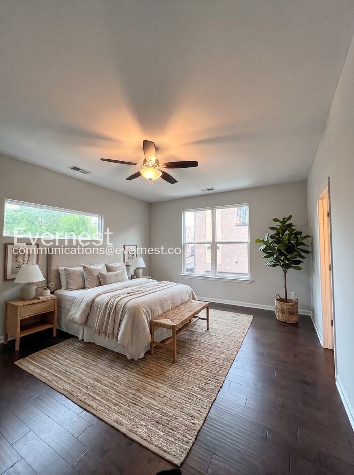 533 Moore Ave - Photo 3 of 27
