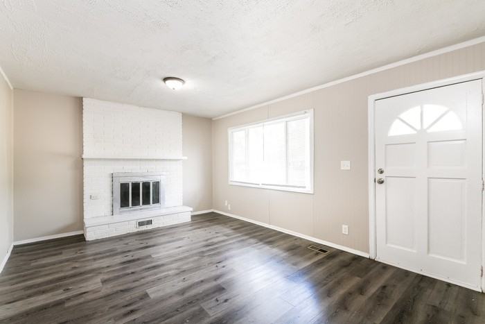 3860 Arquette Dr - Photo 2 of 10
