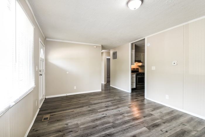 3860 Arquette Dr - Photo 3 of 10
