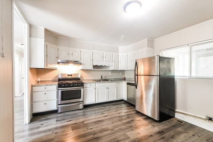 3860 Arquette Dr - Photo 4 of 10