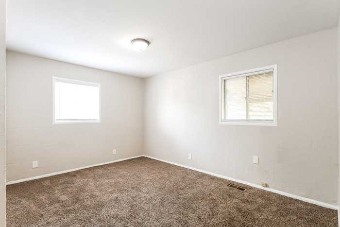 3860 Arquette Dr - Photo 6 of 10