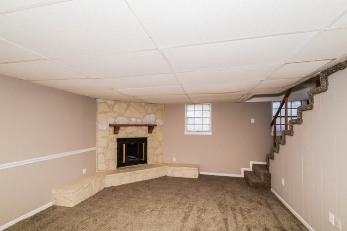 5270 Jean Dr - Photo 3 of 8