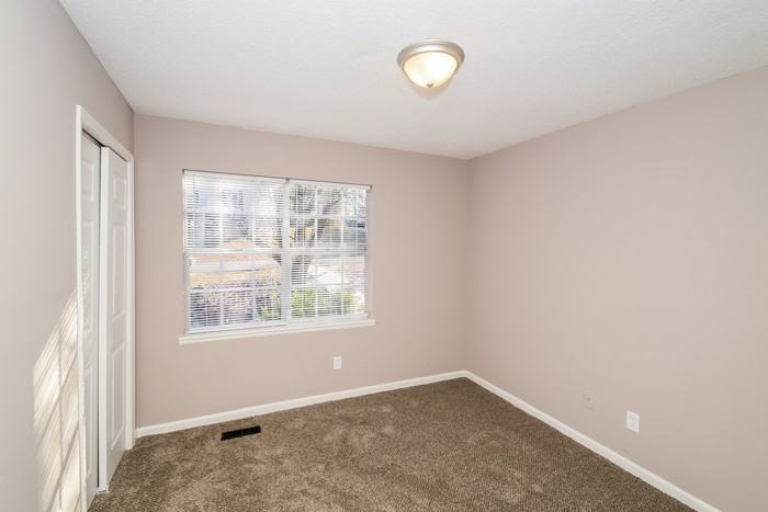 5270 Jean Dr - Photo 6 of 8