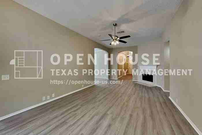 4733 Parkmount Dr - Photo 5 of 20