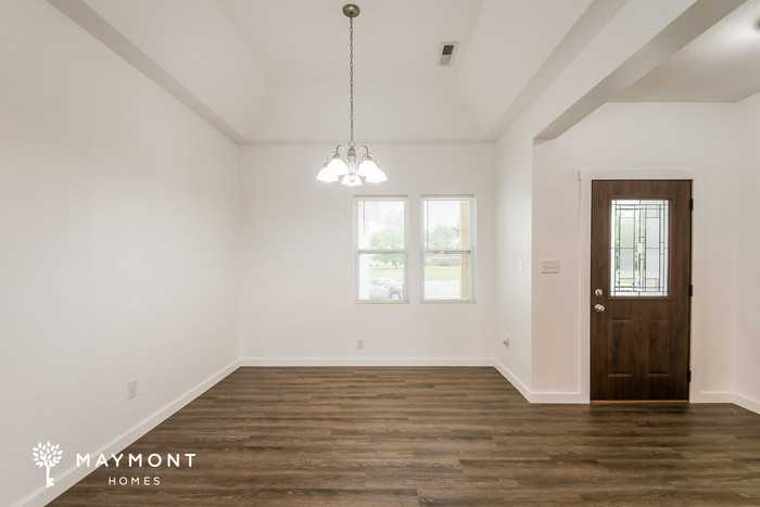 402 Fox Ridge Ct - Photo 5 of 12
