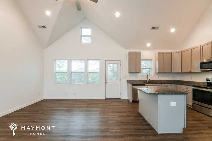 402 Fox Ridge Ct - Photo 7 of 12