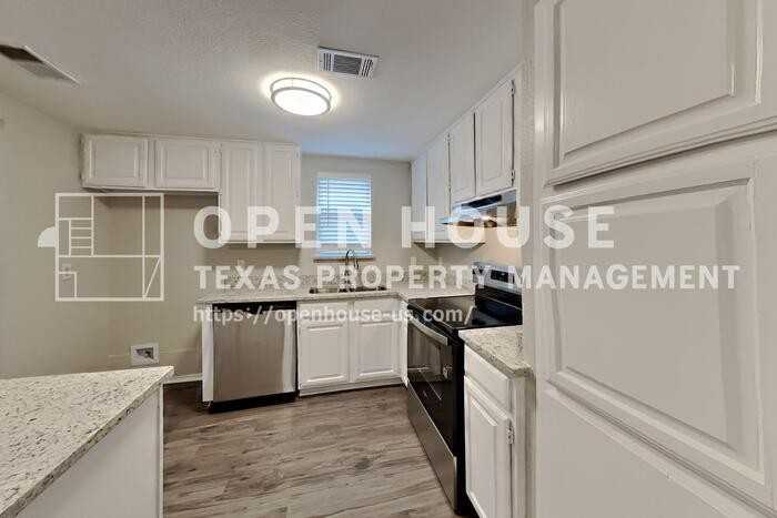 6715 Cherrytree Dr - Photo 5 of 23