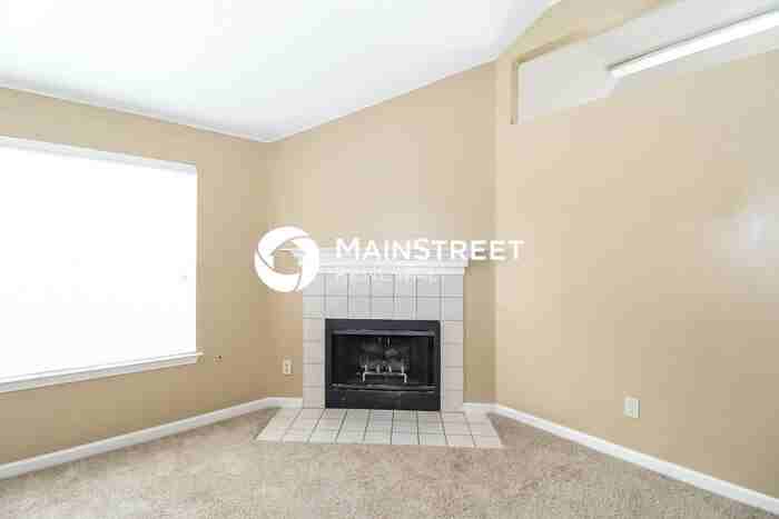 3836 Clarion Dr - Photo 4 of 17