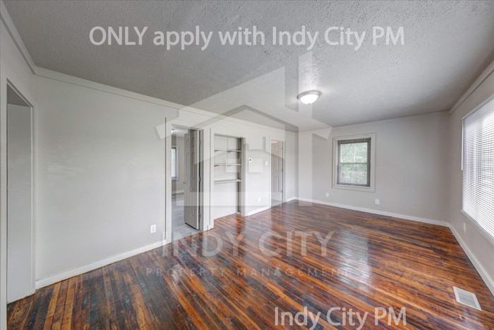 1836 E Sumner Ave - Photo 3 of 18