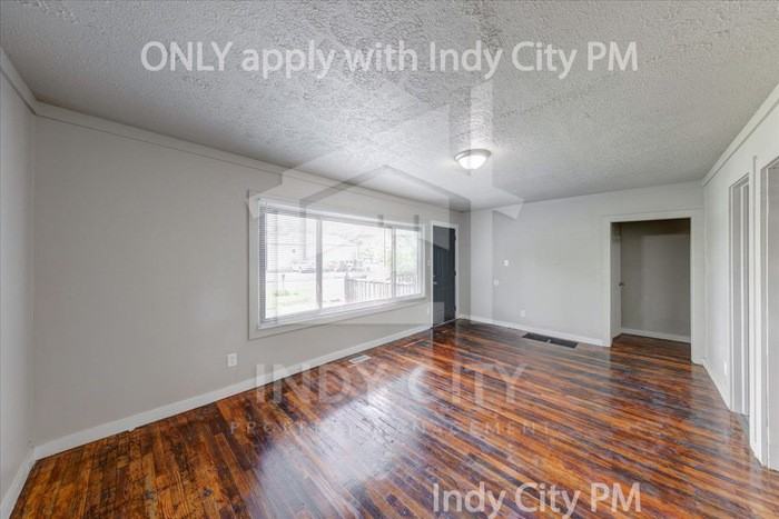 1836 E Sumner Ave - Photo 6 of 18