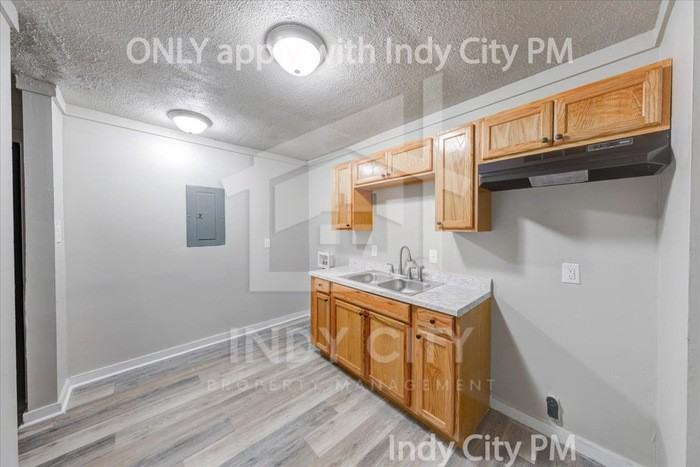 1836 E Sumner Ave - Photo 7 of 18