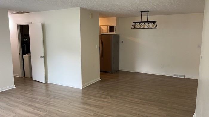 621 Waneta Ave - Photo 7 of 38