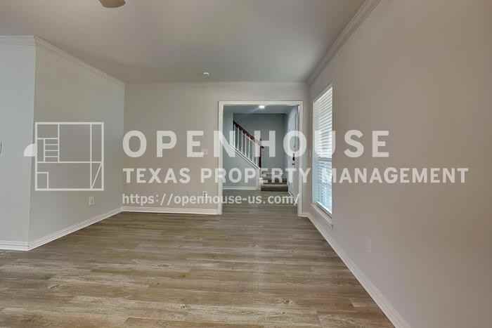 4012 Cedarwood Dr - Photo 5 of 22