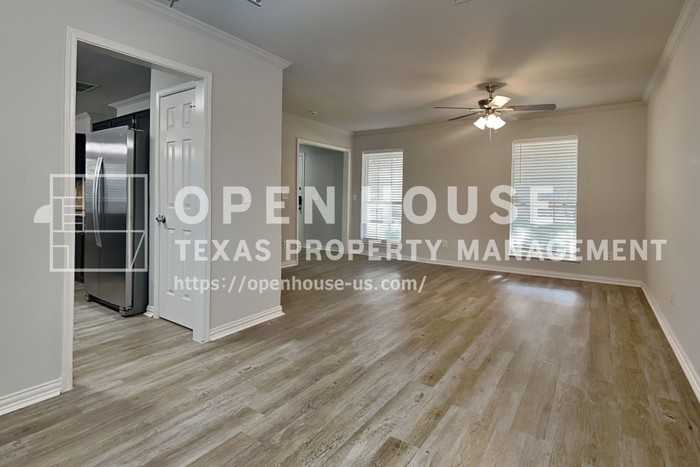 4012 Cedarwood Dr - Photo 7 of 22