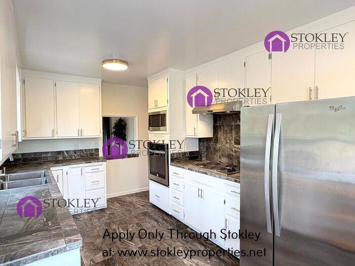 1067 Ridge Park Dr #A - Photo 3 of 11